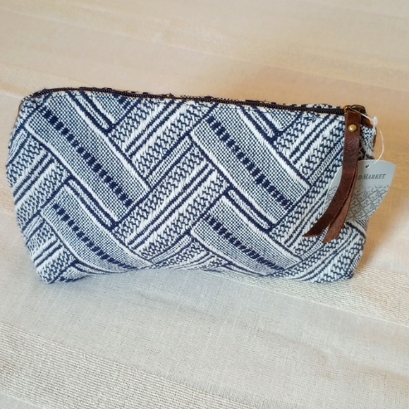 FREE W BUNDLE World Market Clutch Made in India Navy  NWT - Picture 2 of 6